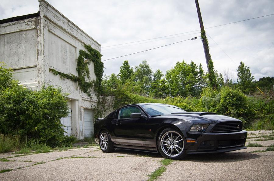  Ford Mustang RS by Roush 2012 года  (фото 18 из 32)